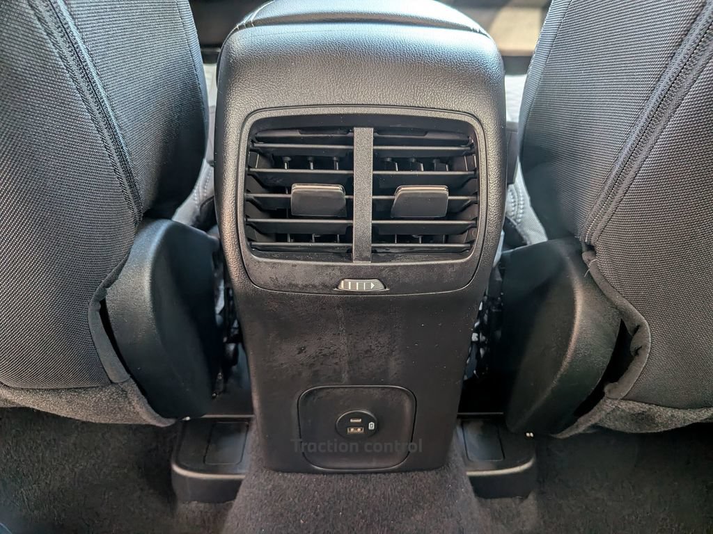 Used 2022 Ford Escape SE w/ SE Sport Appearance Package FWD image 35
