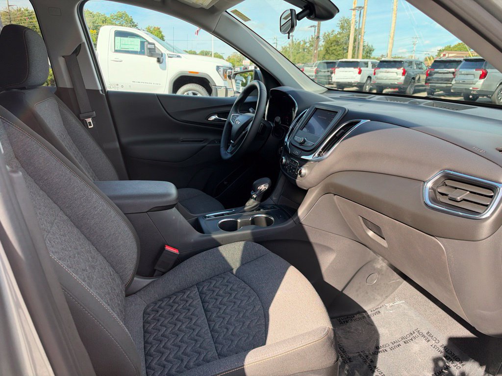 Used 2023 Chevrolet Equinox LT AWD/4WD image 11