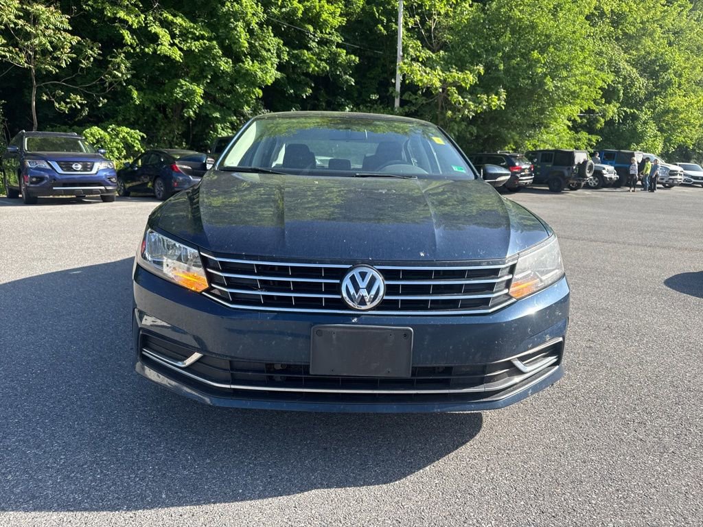 Used 2018 Volkswagen Passat 2.0T S FWD image 2