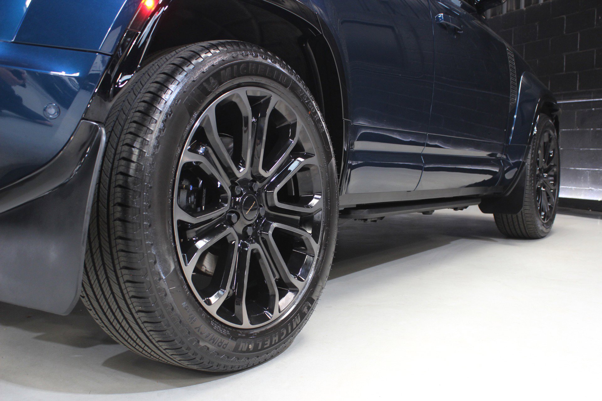 Used 2026 Land Rover Defender 110 image 21