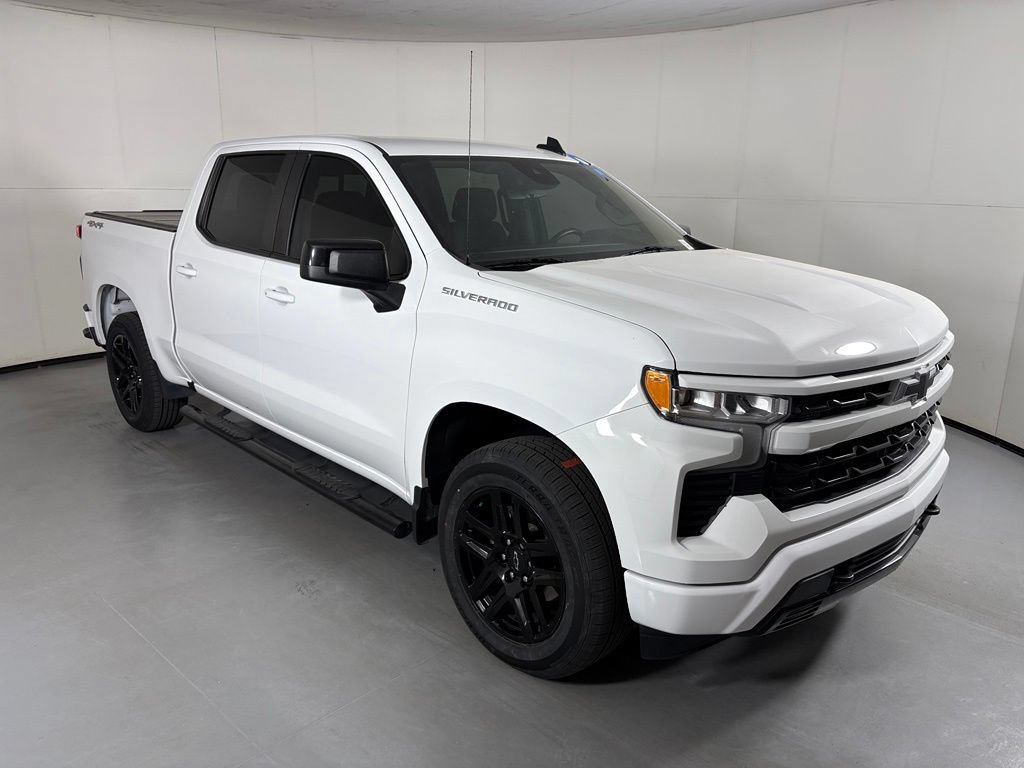 Used 2023 Chevrolet Silverado 1500 RST w/ Convenience Package II AWD/4WD image 2