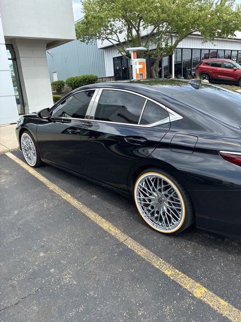 Used 2024 Lexus ES 350 w/ Premium Package FWD image 18