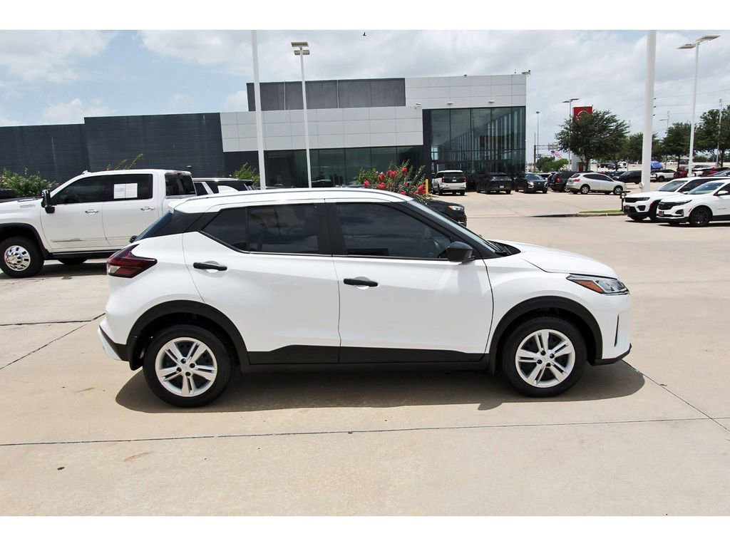 Used 2025 Nissan Kicks Play S FWD image 7