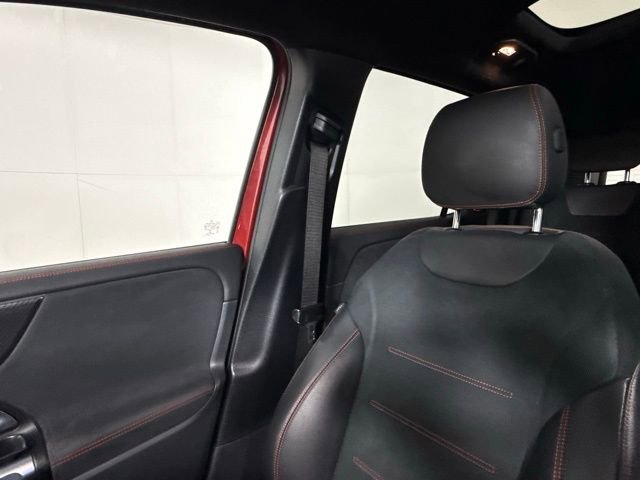 Used 2022 Mercedes-Benz GLB 250 image 19