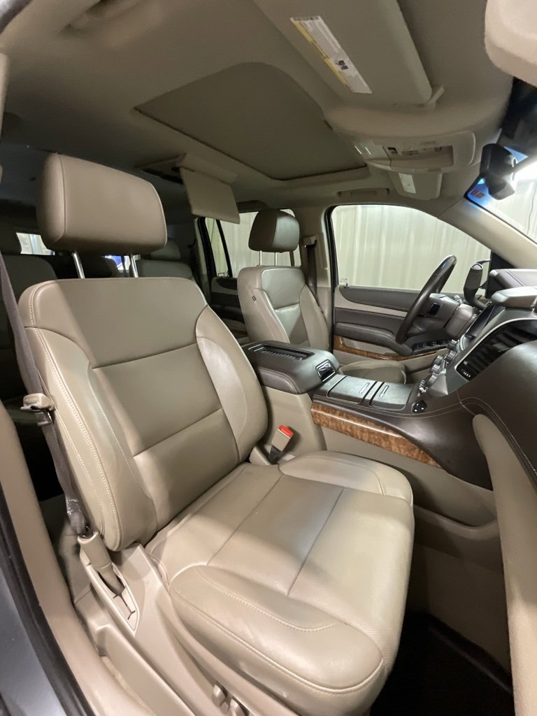 Used 2020 Chevrolet Suburban Premier image 15