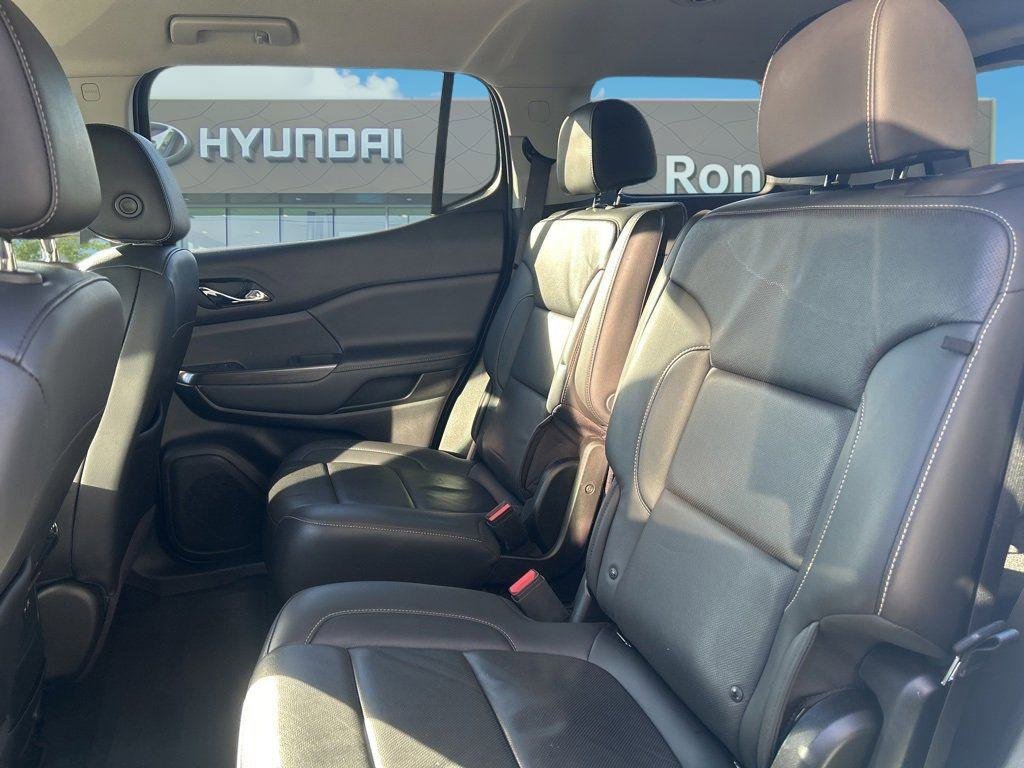 Used 2023 GMC Acadia SLT image 10