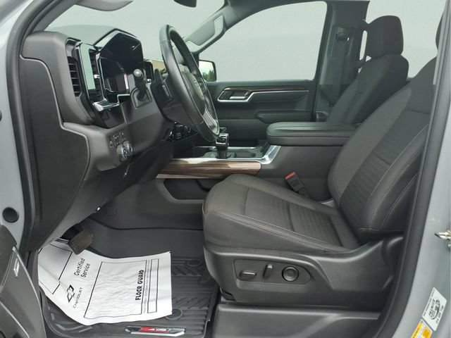 Used 2025 Chevrolet Silverado 1500 RST AWD/4WD image 18