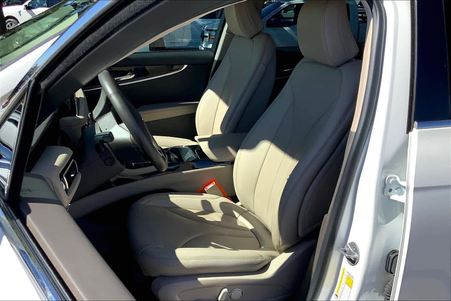 Used 2022 Lincoln Nautilus Reserve FWD image 8