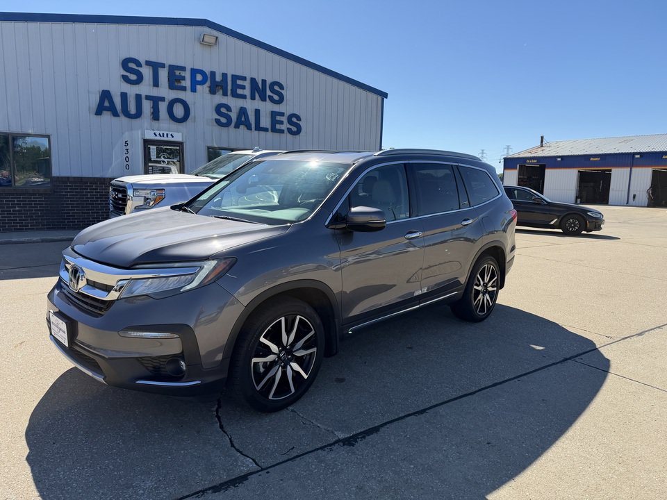 Used 2019 Honda Pilot Touring image 1