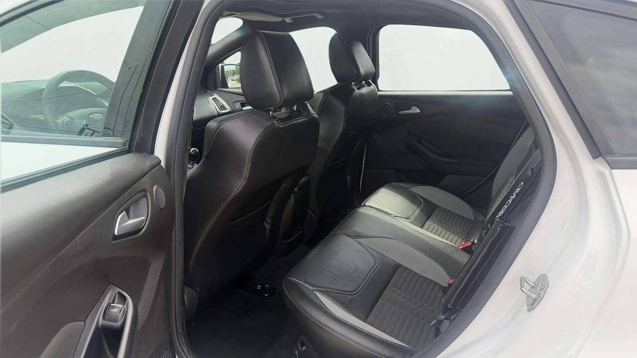 Used 2016 Ford Focus ST w/ Equipment Group 401A FWD image 11