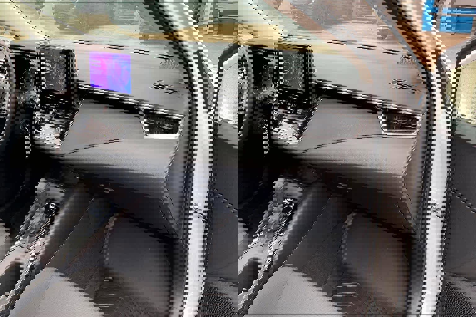 Used 2024 Toyota Corolla LE FWD image 17