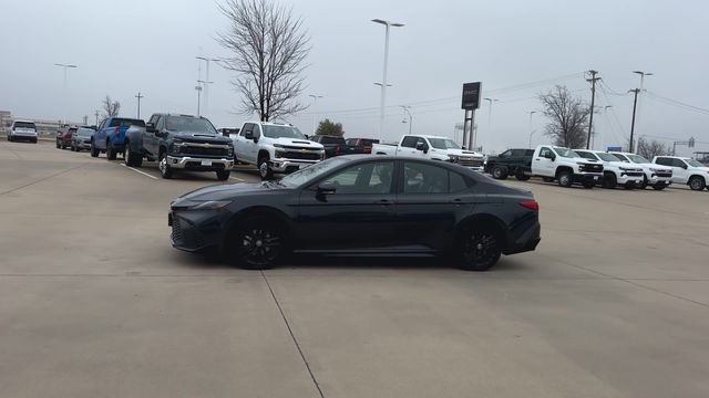 Used 2025 Toyota Camry SE image 6