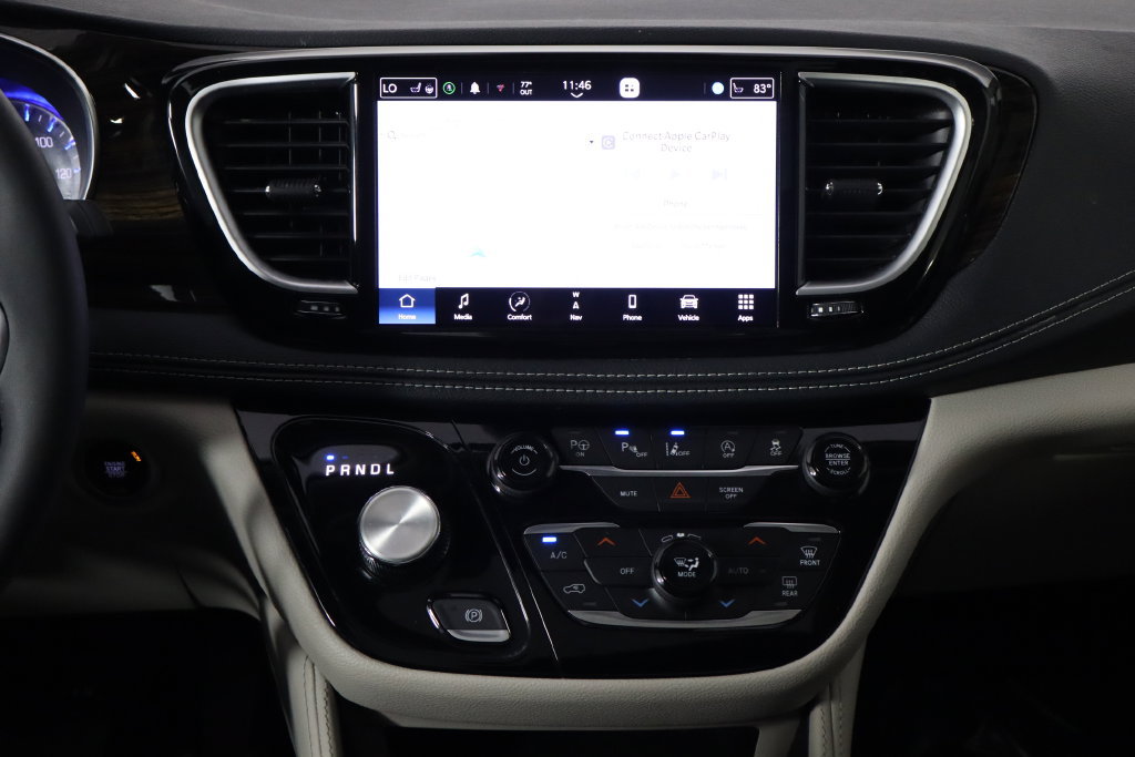 Used 2023 Chrysler Pacifica Limited FWD image 29