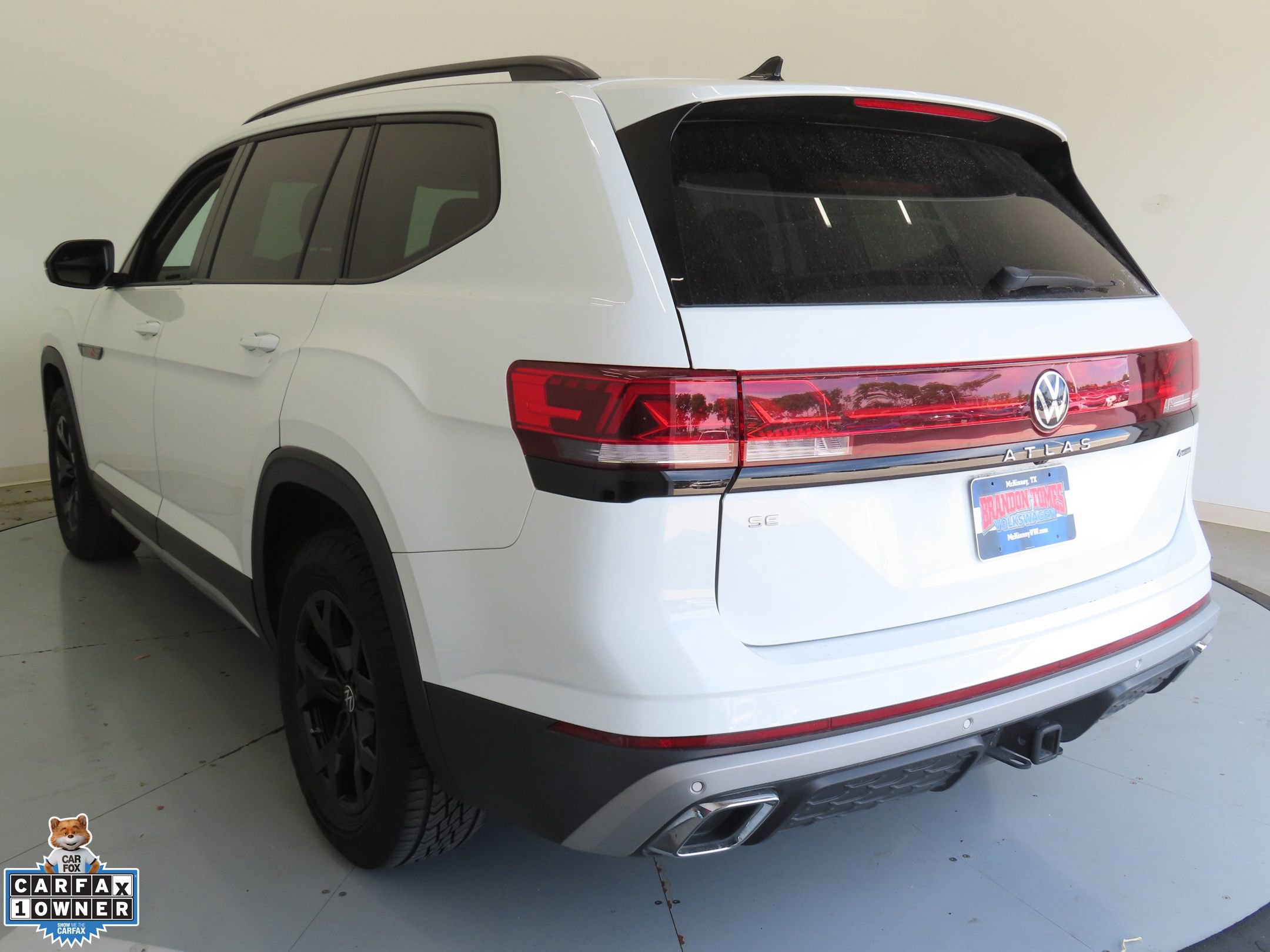 Used 2024 Volkswagen Atlas Peak Edition SE AWD/4WD image 5