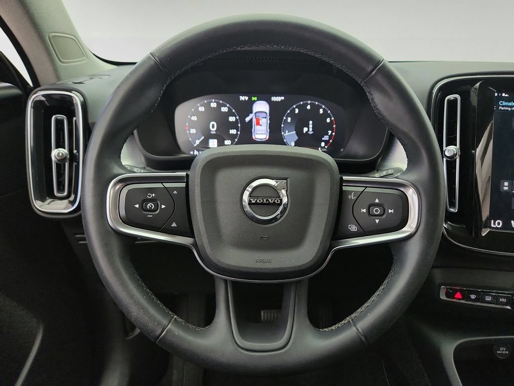 Used 2022 Volvo XC40 T5 Momentum AWD/4WD image 14