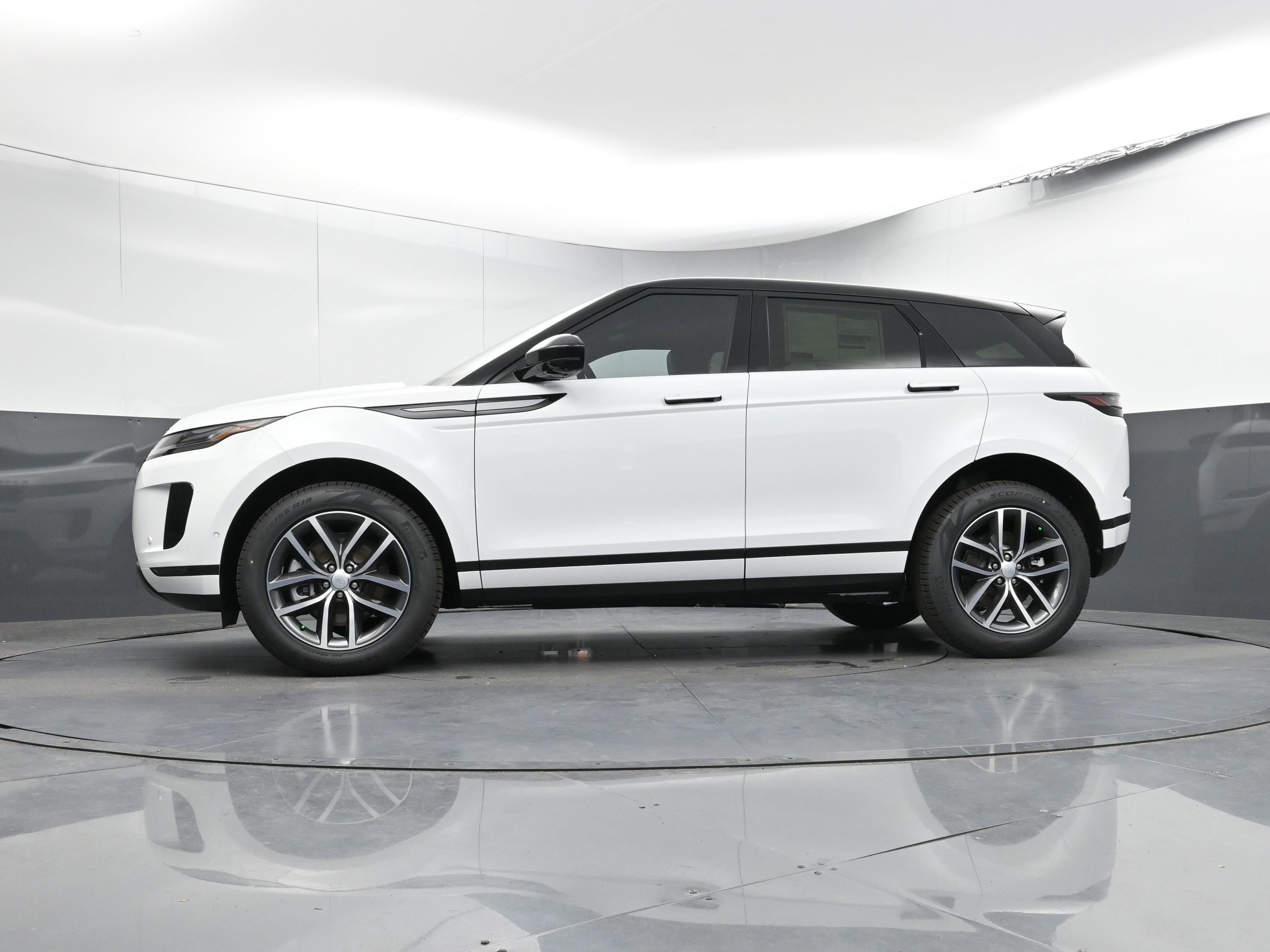 New 2026 Land Rover Range Rover Evoque S image 29