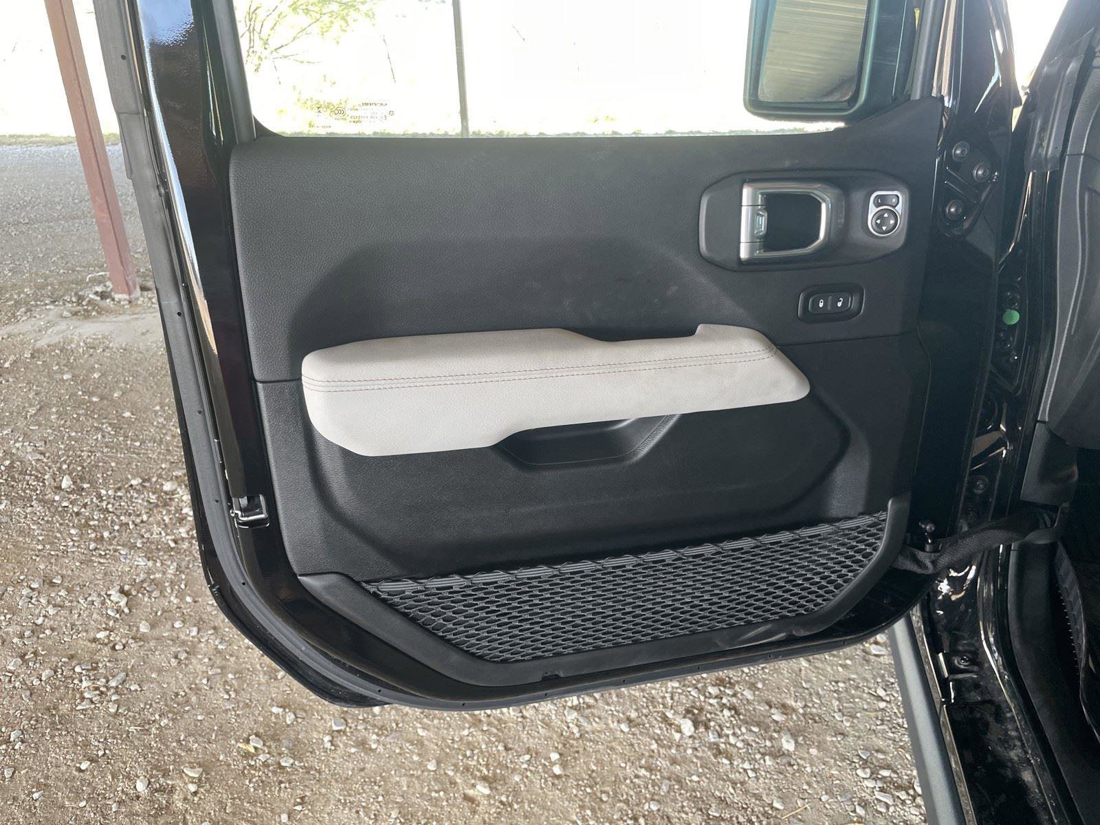 Used 2023 Jeep Gladiator Overland image 24