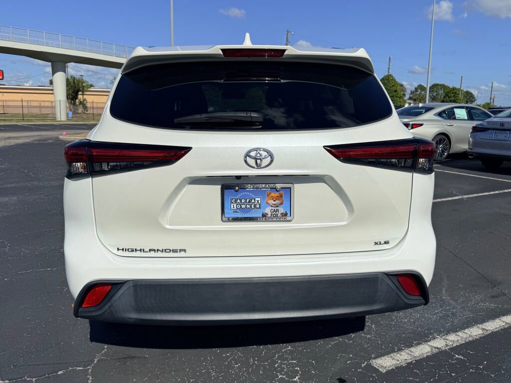Used 2021 Toyota Highlander XLE image 10