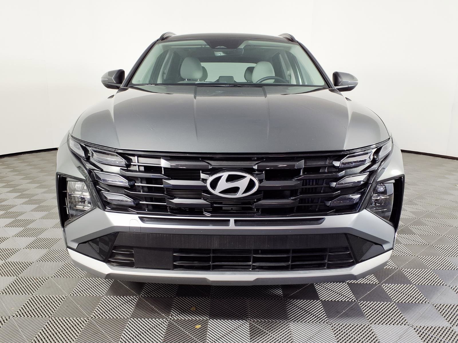 Certified 2025 Hyundai Tucson SEL AWD/4WD image 2