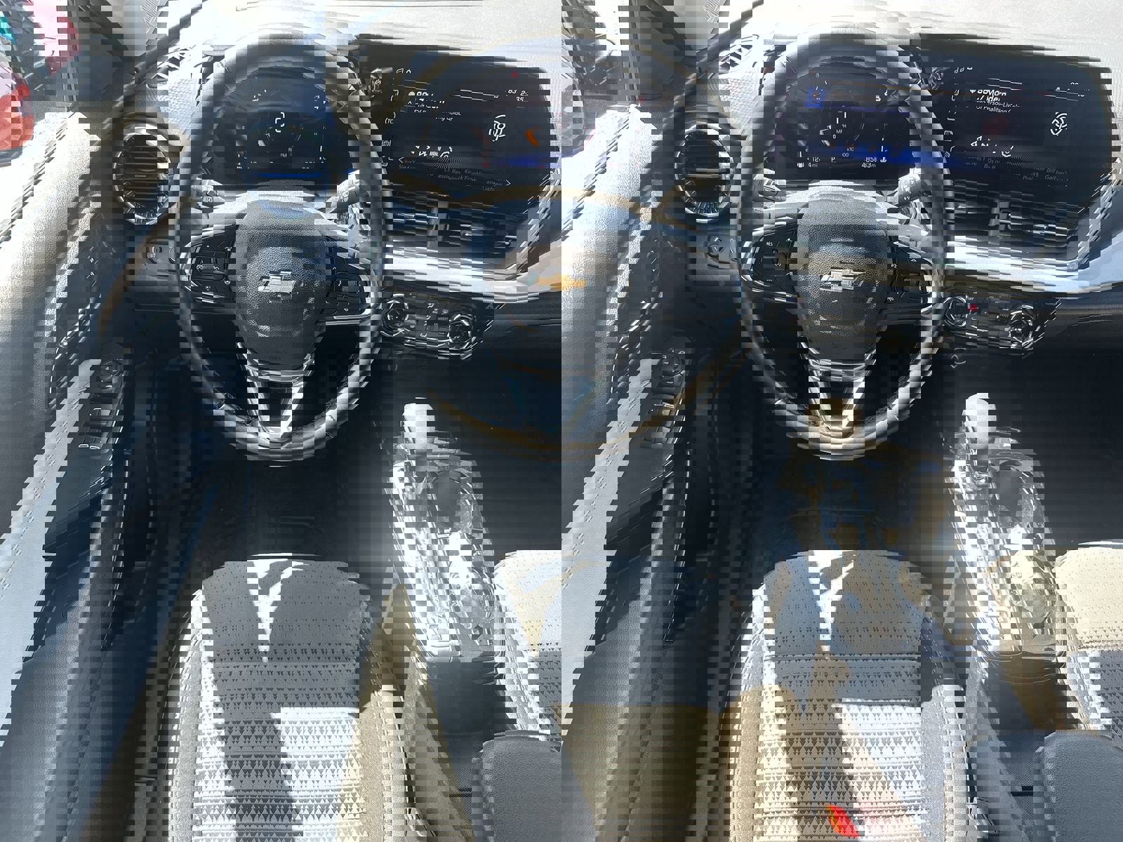 Used 2024 Chevrolet Trax LT w/ Driver Confidence Package image 17