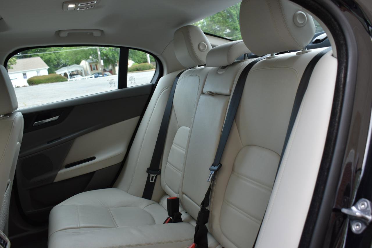 Used 2019 Jaguar XE Prestige RWD image 27