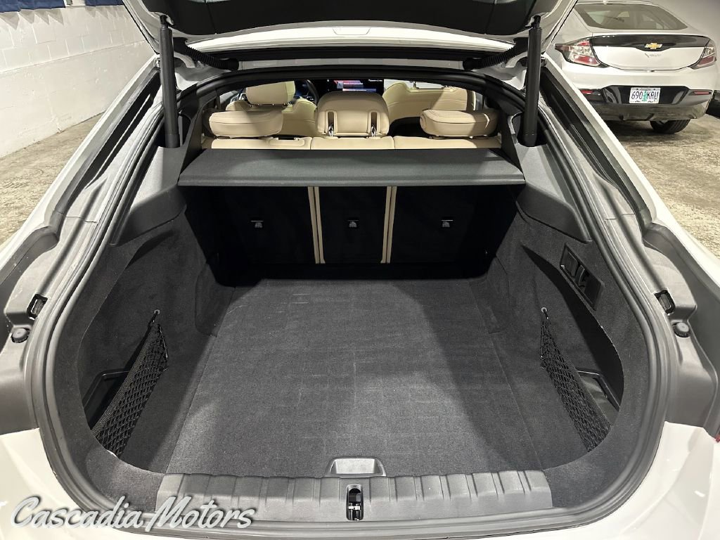 Used 2023 BMW i4 eDrive40 w/ Premium Package image 10