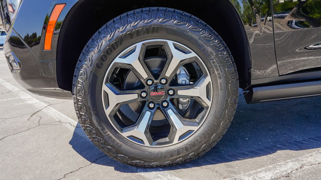 New 2026 GMC Yukon XL AT4 image 7