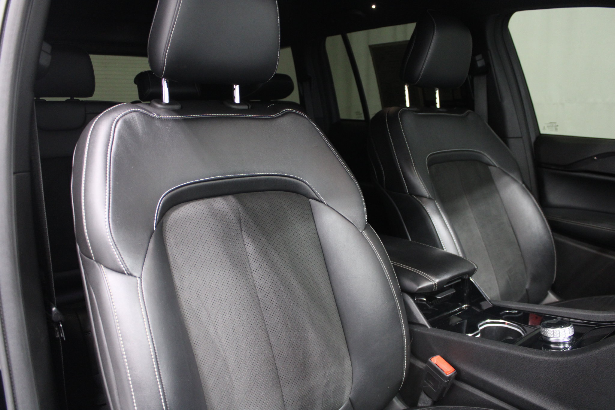 Used 2023 Jeep Grand Cherokee Altitude AWD/4WD image 26