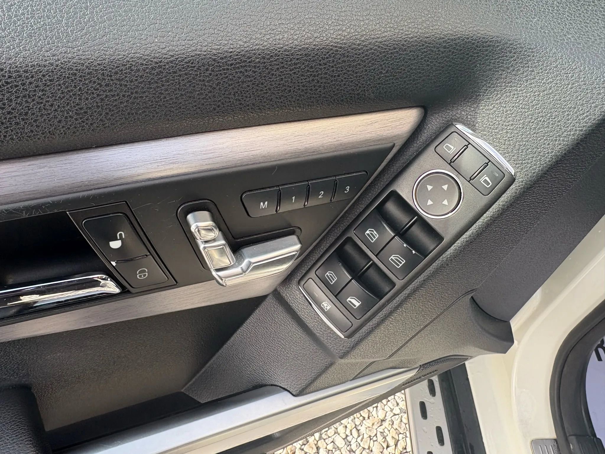 Used 2010 Mercedes-Benz GLK 350 4MATIC image 14