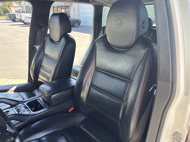 Used 2006 Porsche Cayenne Turbo S AWD/4WD image 25