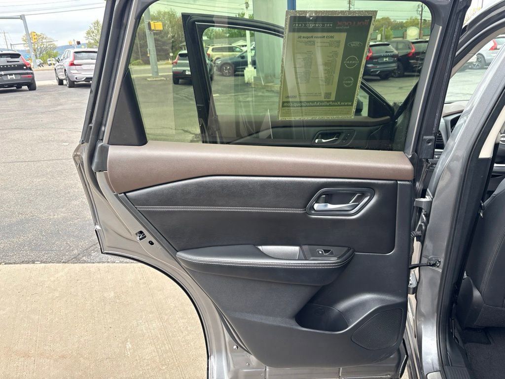 Used 2023 Nissan Rogue SL AWD/4WD image 31