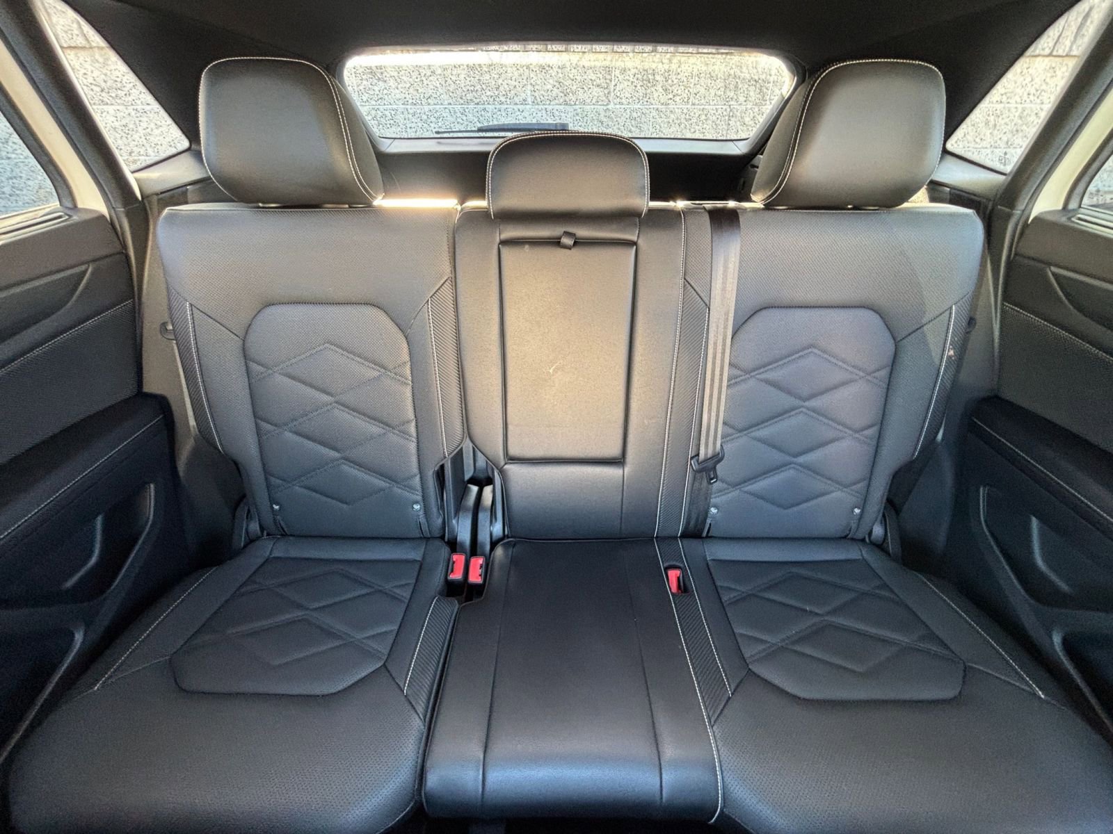 Used 2025 Volkswagen Atlas Cross Sport SE image 38