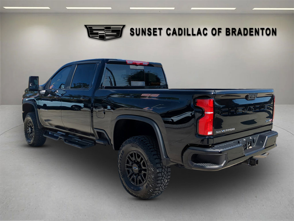 Used 2025 Chevrolet Silverado 2500 ZR2 w/ Technology Package image 6