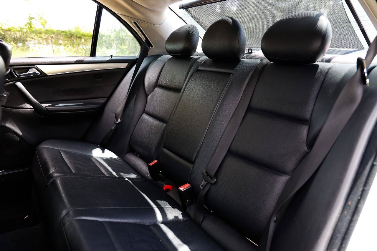 Used 2005 Mercedes-Benz C 230 Sedan image 8