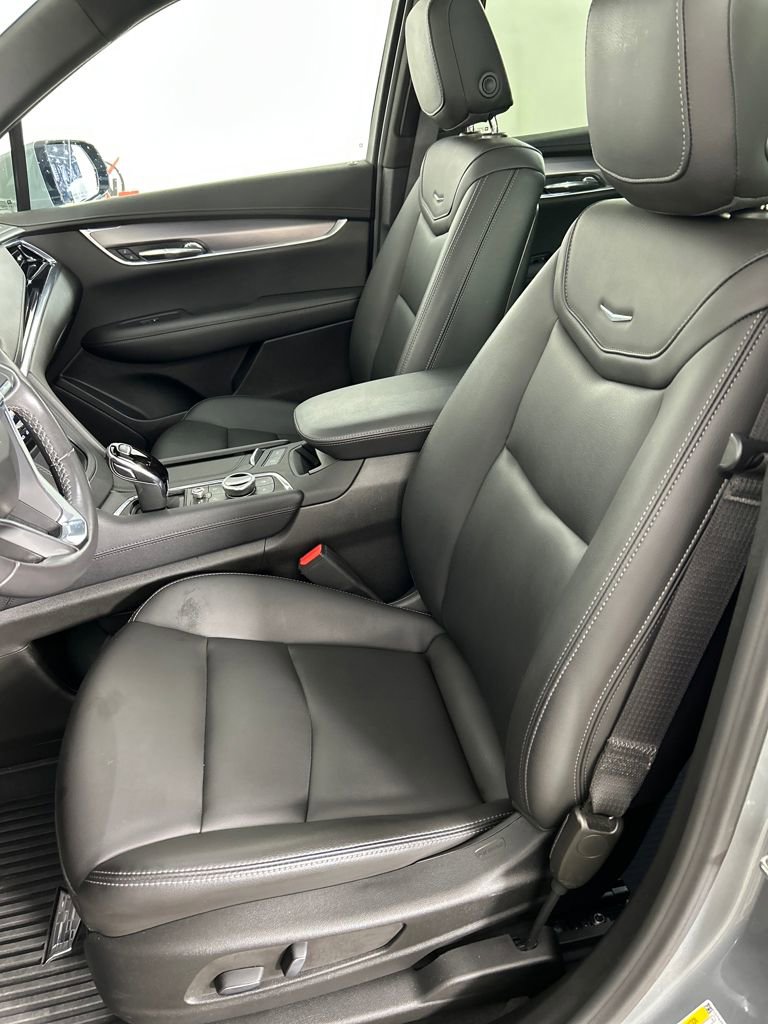 Used 2024 Cadillac XT6 Luxury w/ LPO, Floor Liner Package AWD/4WD image 12