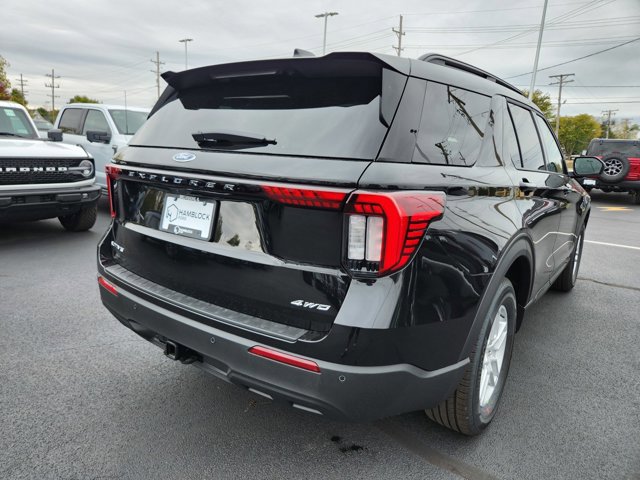New 2026 Ford Explorer Active image 4