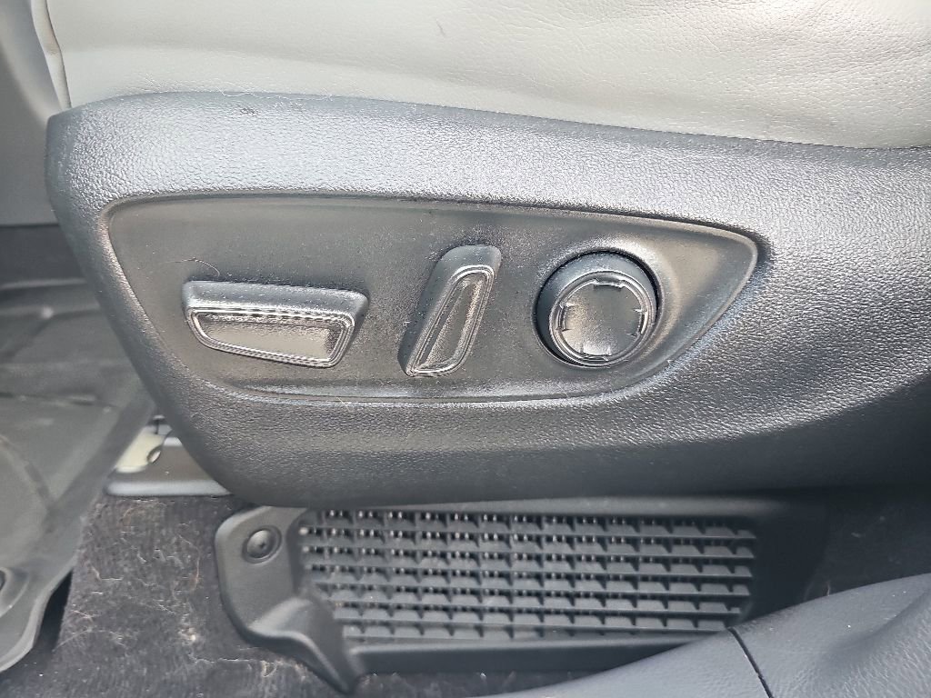 Used 2024 Toyota Sienna XLE AWD/4WD image 13