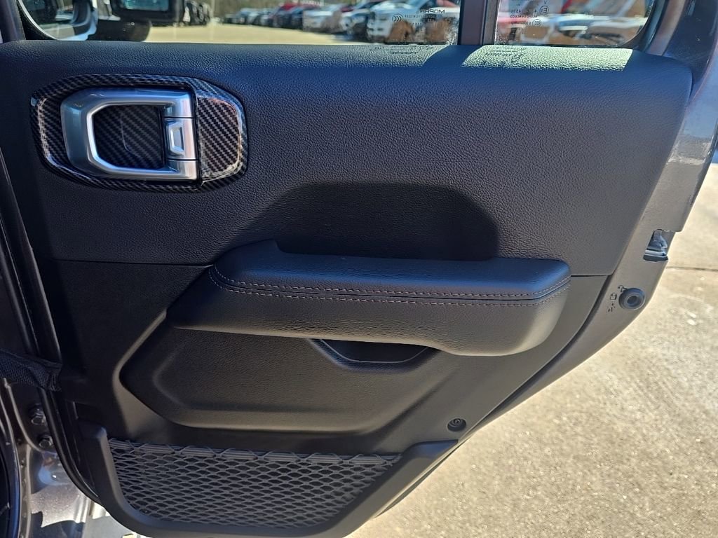 Certified 2021 Jeep Wrangler Unlimited Rubicon w/ Xtreme Recon 35" Tire Package image 18