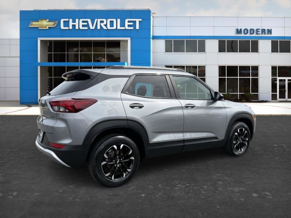Used 2023 Chevrolet TrailBlazer LT w/ Convenience Package FWD image 5