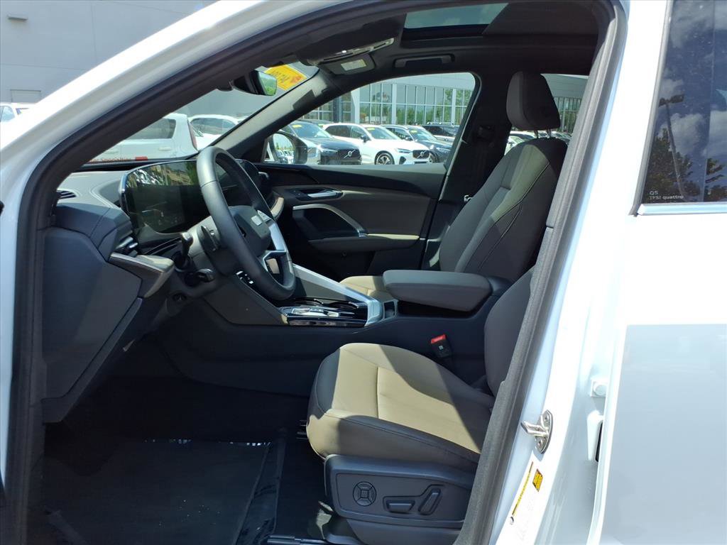 Certified 2025 Audi Q5 Premium w/ Convenience Package AWD/4WD image 10