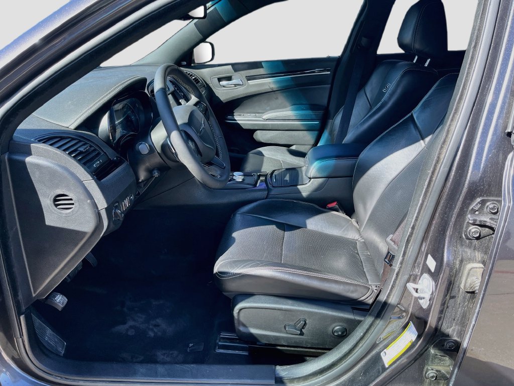 Used 2023 Chrysler 300 S w/ Comfort Group RWD image 21