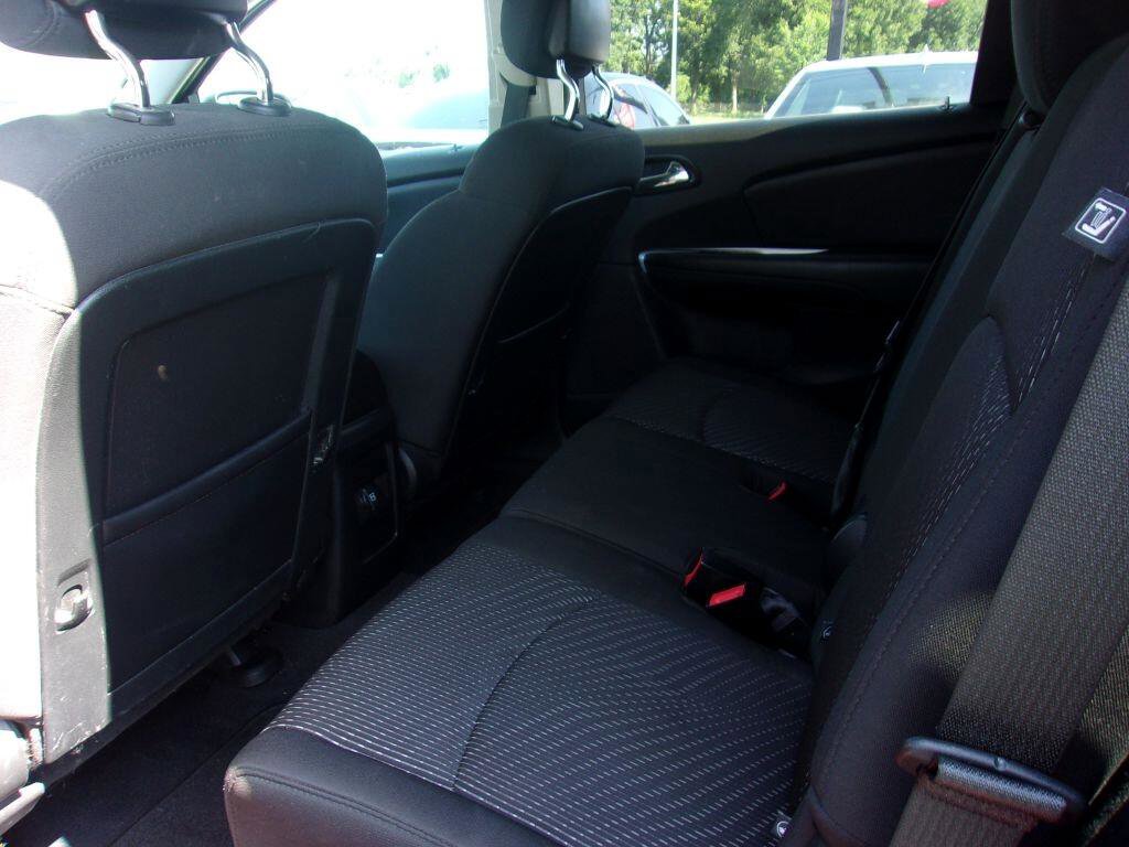 Used 2020 Dodge Journey SE w/ SE Popular Equipment Group FWD image 7