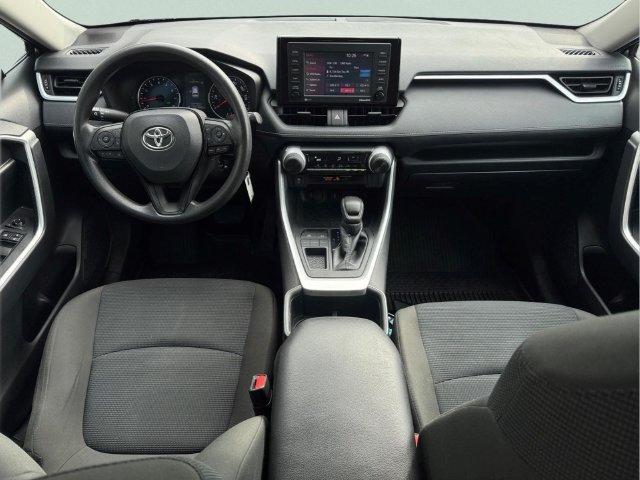 Used 2022 Toyota RAV4 LE FWD image 8