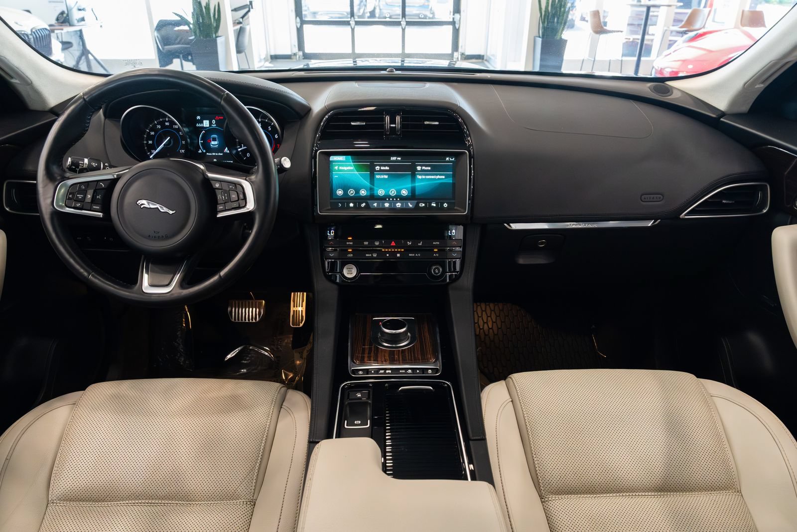 Used 2019 Jaguar F-PACE Prestige AWD/4WD image 8