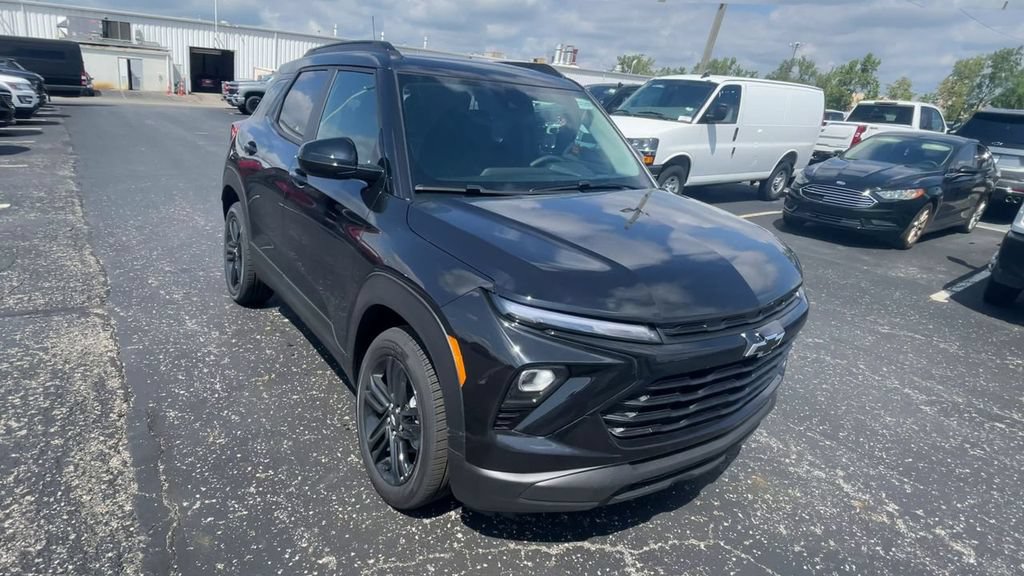 New 2026 Chevrolet TrailBlazer LT w/ Midnight Edition FWD image 4