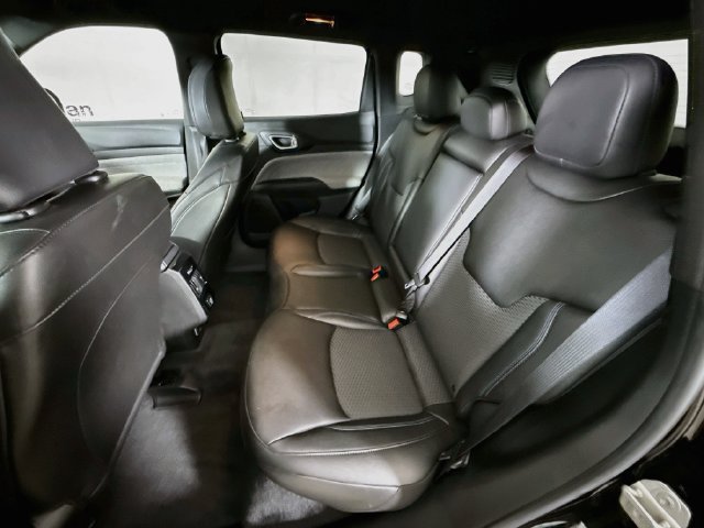 Used 2025 Jeep Compass Latitude AWD/4WD image 22
