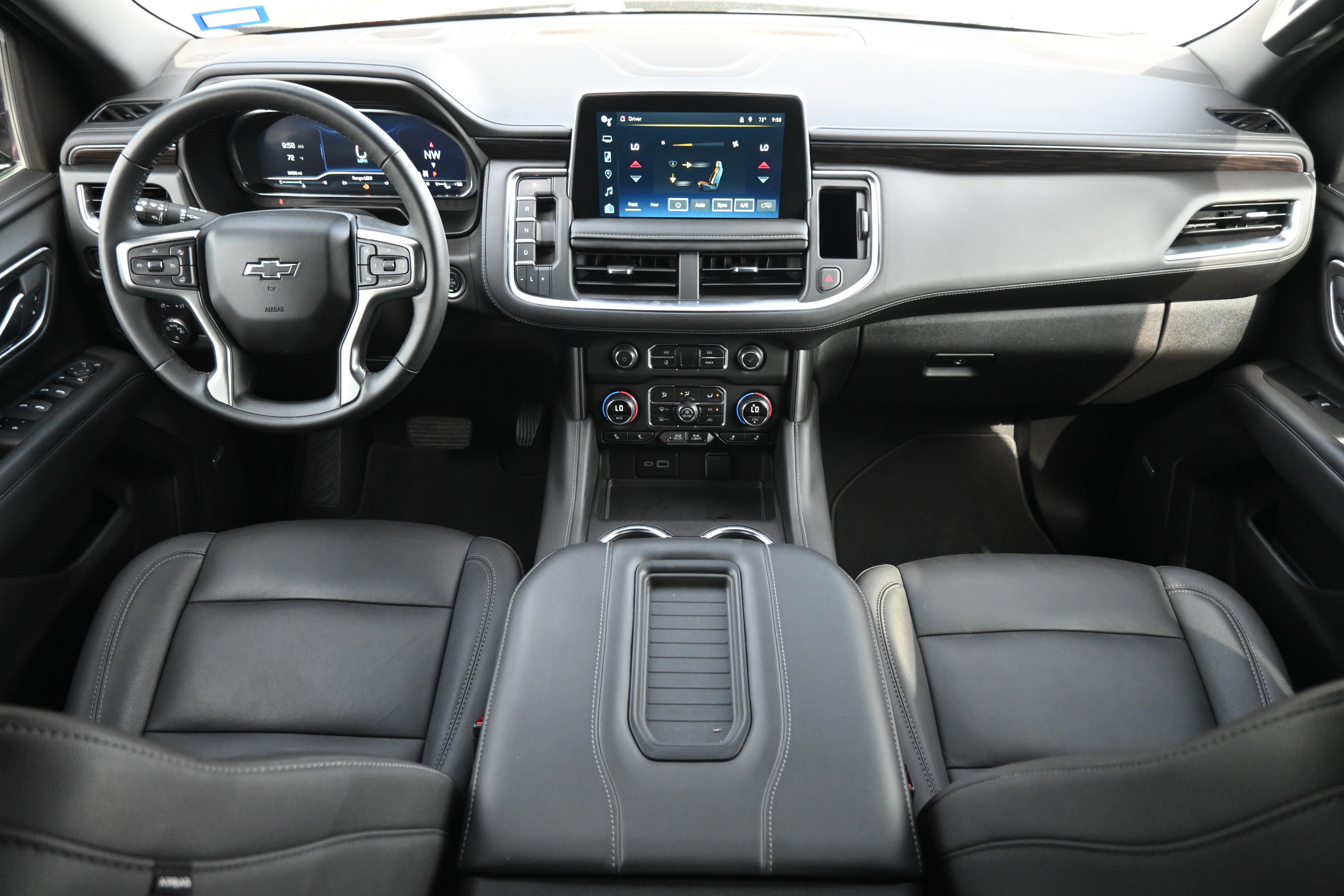 Used 2024 Chevrolet Tahoe Z71 w/ Luxury Package image 3