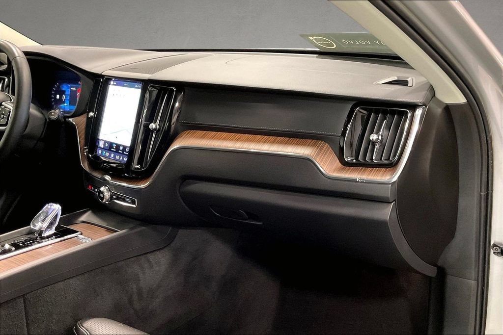 Certified 2023 Volvo XC60 B6 Ultimate w/ Climate Package AWD/4WD image 27