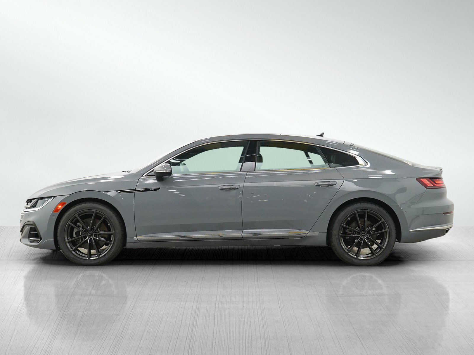 Used 2023 Volkswagen Arteon SEL Premium AWD/4WD image 2