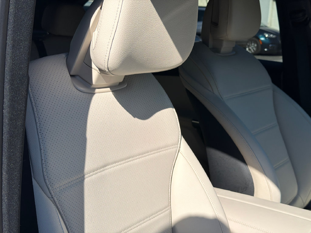 Used 2024 Mercedes-Benz GLC 300 4MATIC image 10